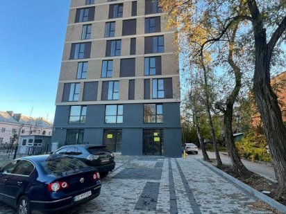 Приміщення на вул. Щербанюка з терасою Черновцы