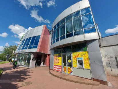 ТОП-локація! Фасадне приміщення 600 м.кв, можна орендувати ЧАСТИНУ Чернигов