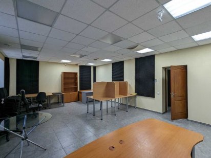 Оренда добре оснащеного офісу 87 кв.м. з власною кухнею та сан.вузлом. Черкаси