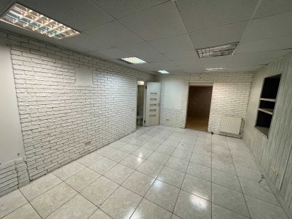 Центр Никольская помещение 32 кв.м. евроремонт фасад цена 5500 грн/мес Николаев