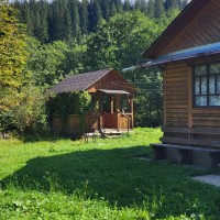 Двоповерховий будинок 192м², з окремим приміщенням бані на березі р. Прут Яремче