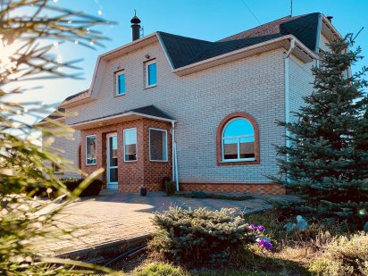 Аренда дома посуточно 240 м.кв. 13 сп. мест. Сауна, бассейн, бильярд