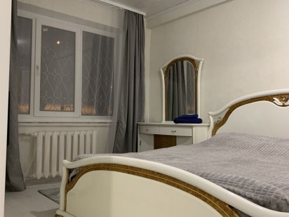 Квартира посуточно СВОБОДНА Безопасный р-н этаж 1