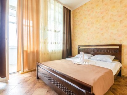 Солнечная комфортная квартира в самом центре города м. Театральная Киев