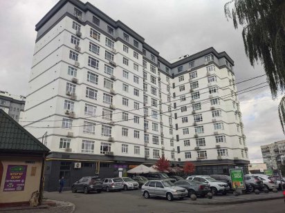 Торгове приміщення 87 кв.м., 1 поверх, ФАСАД (Бориспіль, Толстого, 1) Борисполь