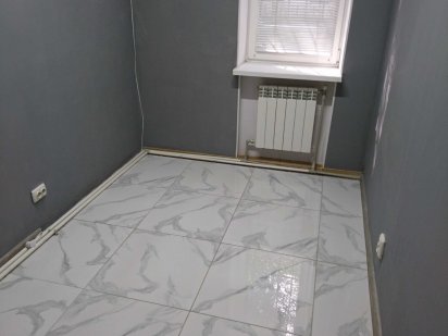 Под маникюр, массаж, косметику, ресницы и тд. Центр города