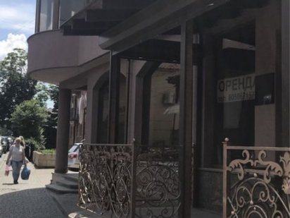 Аренда 230 кв.Перший поверх Центральний ринок поліклініка. Мукачево