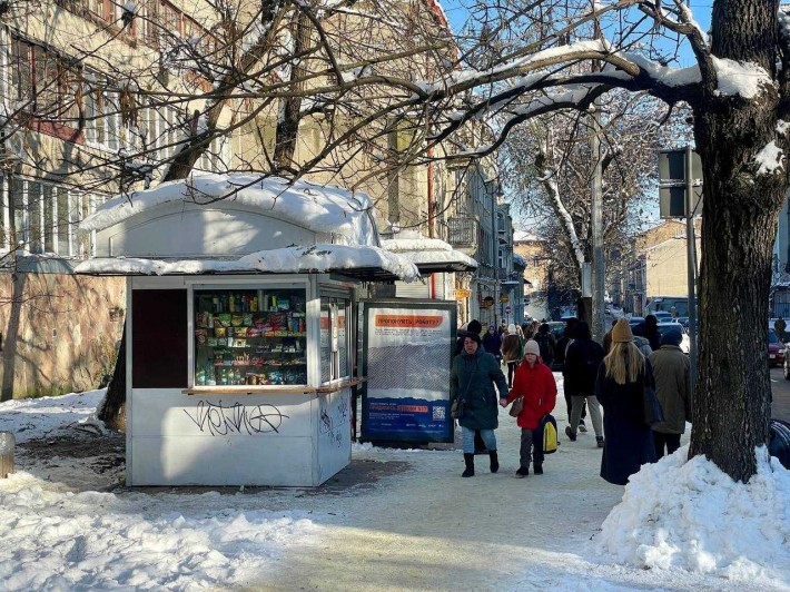 Оренда МАФу на зупинці на вул. Героїв УПА, 30. Прохідність, вода - фото 1