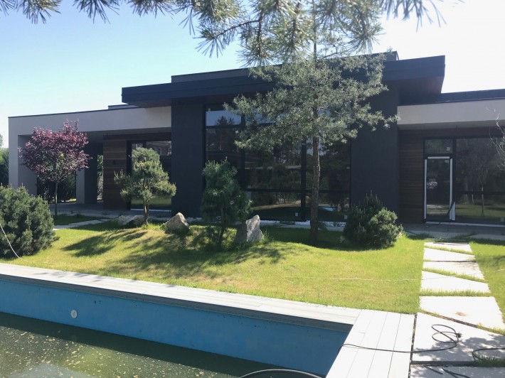 Продаж сучасного будинку 261 м² з басейном + 10 соток біля Sobi Club - фото 1