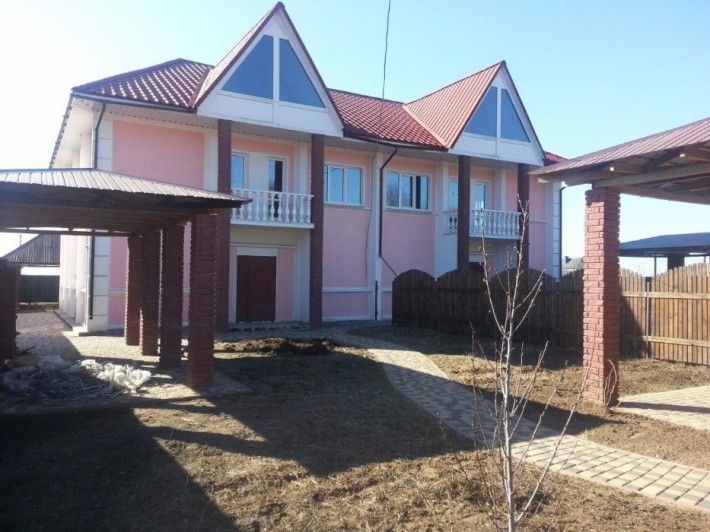 Продам трехэтажный дом Дуплекс в Полтаве (2х240кв) - фото 1