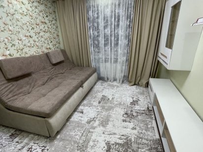 Здається гарна 2-кімнатна квартира подобово на 1 поверсі. Smart TV.