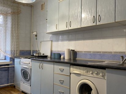 Подобово 1-кім погодинно,помісячно,вільна.Поруч автовокзал. Черновцы