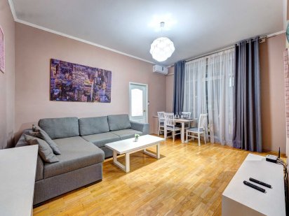 Посуточно 2х комнатные апартаменты. ул. Кропивницкого, 16. Бессарабка. Киев