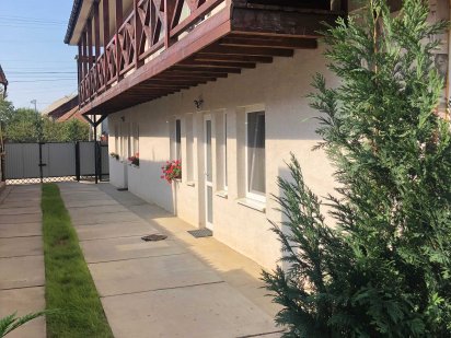 Кімнати в будинку 2-хв біля термальних комплексів по  вул. Корятовича Берегове