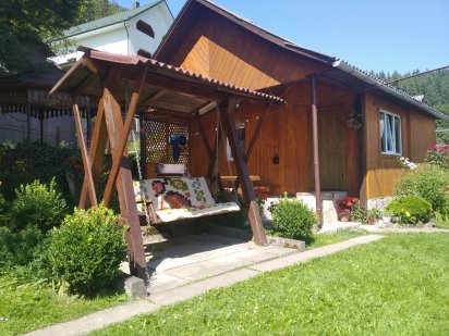 Яремче. Гостинний двір Під горою Яремче