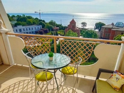 Свободна до 14.08.. Море в 3 минутах. Аркадийский дворец.Паркинг. Одеса