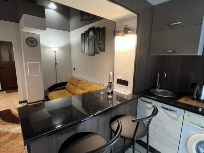 Сдам 1 к.кв-ру Космос по ул.Чумаченко посуточно(почасово)новый ремонт!