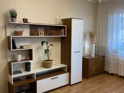 Сдам  посуточно  1- кв на Тополе 1  б.Космическая ,Мечникова Днепр