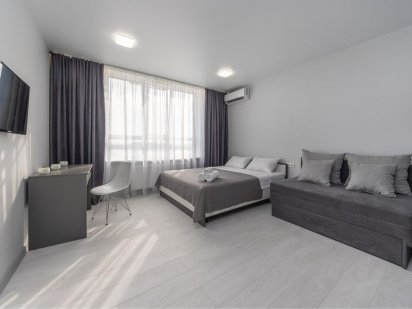 Подобово - студія комфорт-класу, Бажана, 17 - у будинку з Укриттям! Киев