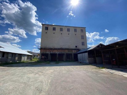 Оренда Елеватора Хуст