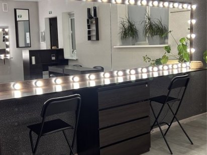 Жк Волошковий Здається місце для бровістів, візажистів Вишневое