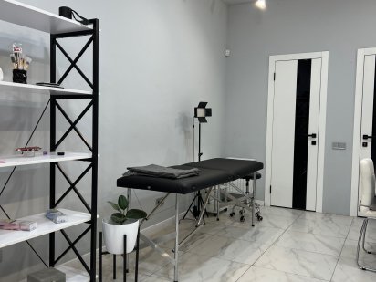 Оренда для майстра Lashmaker Вишневое