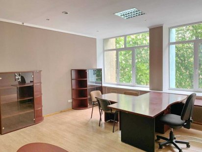 Здаються офісні приміщення 2 600 м2 по вул.Г.Кондратьєва (Кірова) Суми