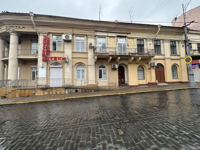 Здається  приміщення центр Черновцы