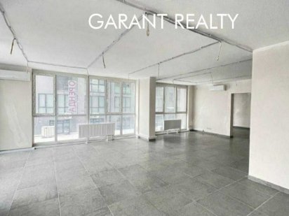 Без комiciї, опенспейс +кабінет.  Перший поверх.  Фасад! Киев