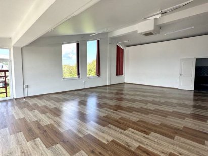 Здається приміщення на Роші Чернівці