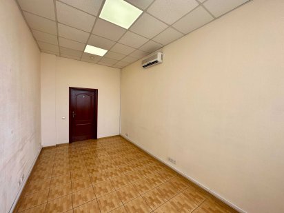 Офіс в БЦ, 2 кабінети, 50 кв.м., генератор, метро Дорогожичі Київ