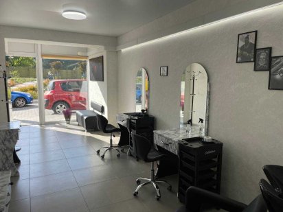 Оренда перукарні з меблями, Фасад під рекламу, окремий вхід, 1 поверх Хмельницкий