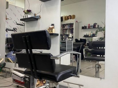 Сдам в аренду парикмахерское кресло