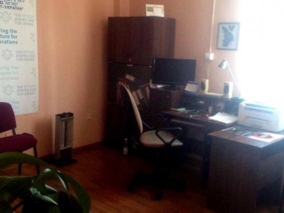 Сдам офис 50 и 30м(по 2 комн)  б-р Шевченко. Админздание. 2 эт