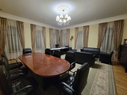 Центр, офис с мебелью. Электричество не выключают. Без комиссионных Киев