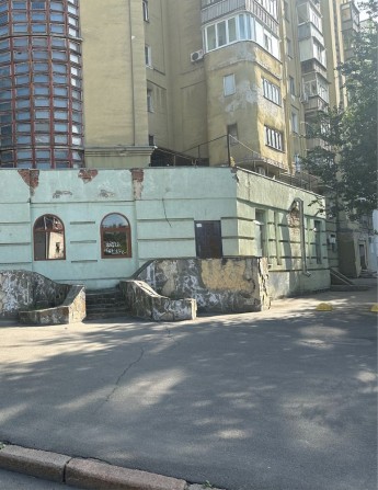 Помещение в центре Харькова, 2 отдельных входа, красная линия. - фото 1