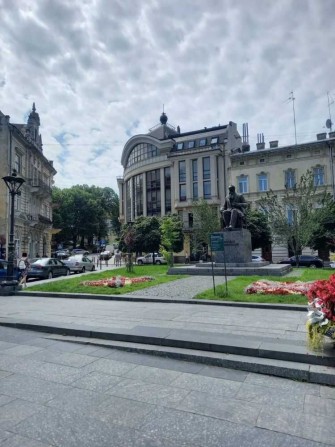 Здається в оренду поверх 190м2 у Бізнес Центрі на Проспекті Шевченка - фото 1