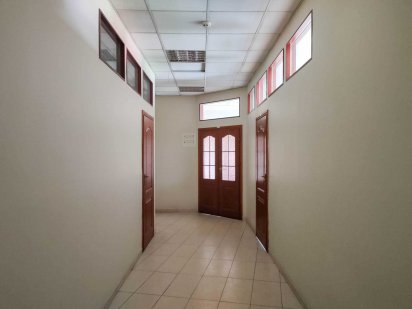 Здам в оренду офіс від 11 м2 в ОЦ "Вишиванка" на Сахарова Львів