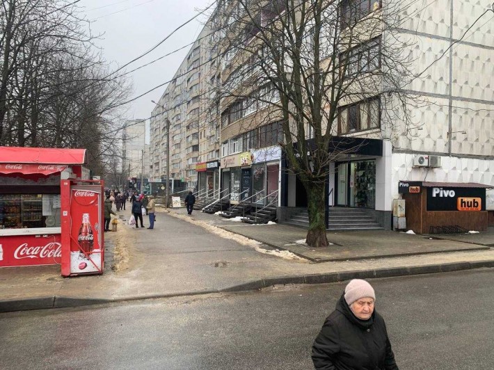 Аренда помещения в Харькове на Алексеевке в супер-месте. - фото 1