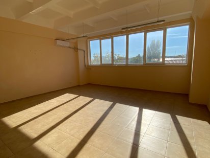 36 кв.м на Глушко. Есть генератор