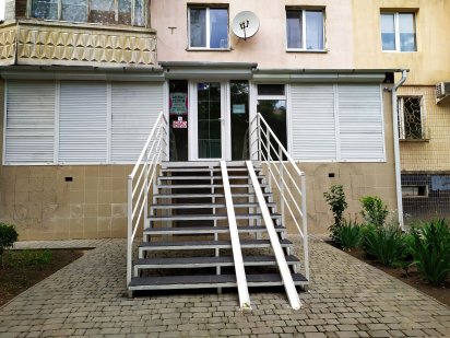 Сдам часть фасадного помещения на Марсельской/Днепродорога Одесса