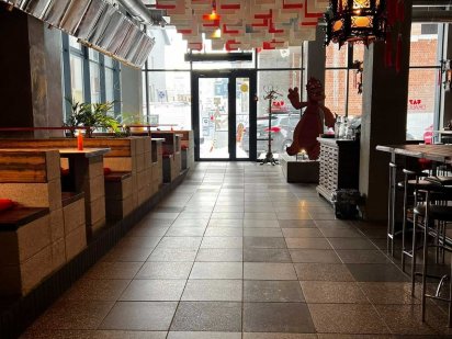 Оренда фасадного приміщення 250м2 на Героїв Упа Львів