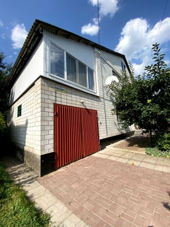 Продам 2-х поверховий будинок в місті Хмільнику - фото 1