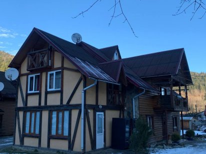 Триповерховий будинок з чарівним видом у Микуличині 300 м² Яремче