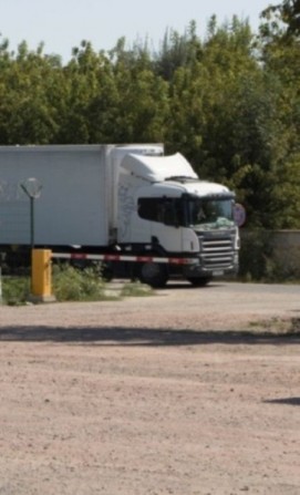 Одесса автостоянка грузового транспорта 9 га, охрана, ограждение. Аренда. - фото 1