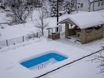 Котедж "Навпроти Маковиці" та окремі номери. Яремче