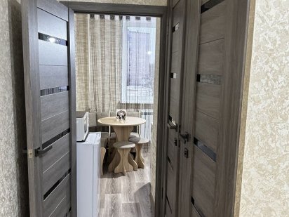 Сдам квартиру ПОСУТОЧНО Лозовая