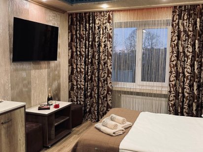 1кім. З великим СМАРТ ТВ 50" Рівне