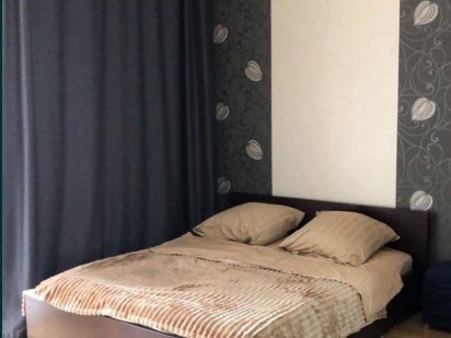 На 22:30 ещё свободна. Заселю сегодня! В центре, вай фай. Звоните Одеса