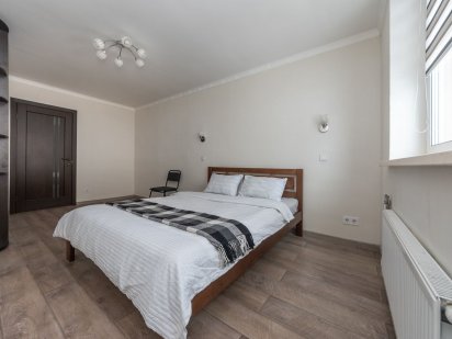 2 ком Позняки, Ривер Молл , подобово Київ